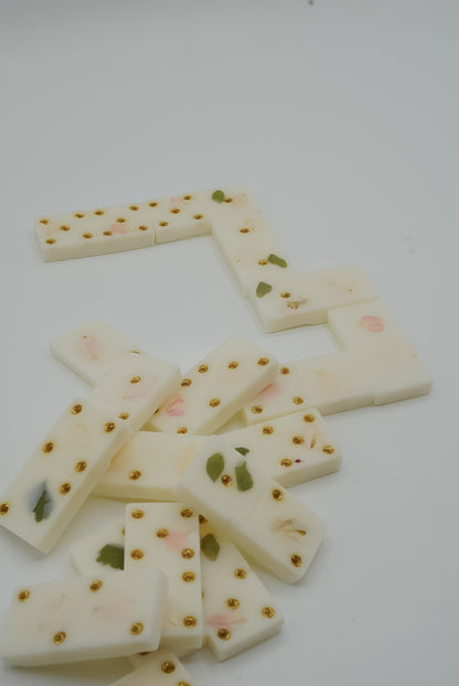 Domino parfumé artisanal – Pétales rose pâle