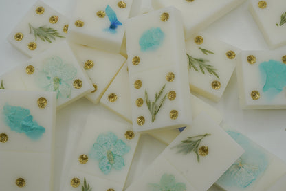 Domino parfumé artisanal – Pétales bleus