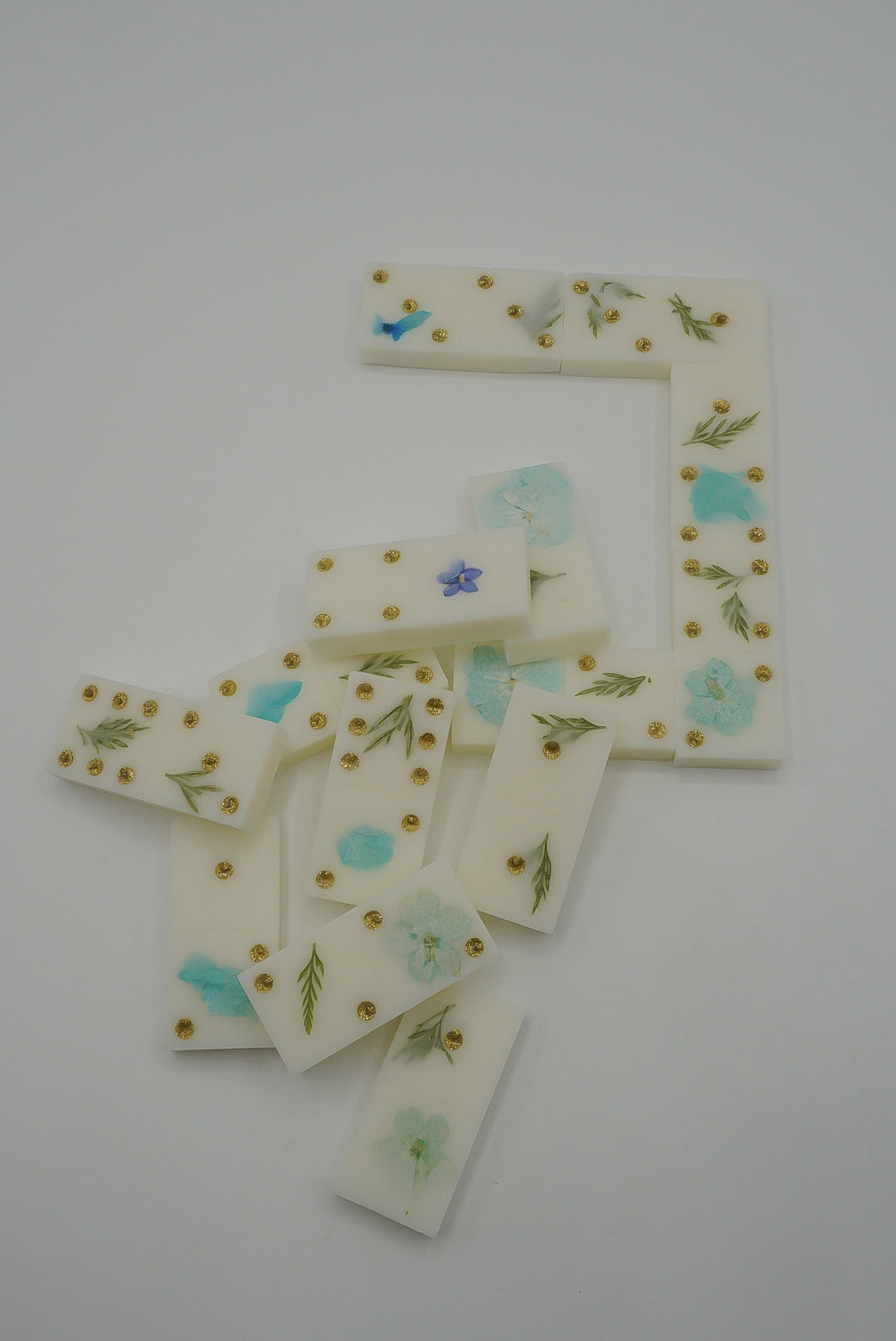 Domino parfumé artisanal – Pétales bleus