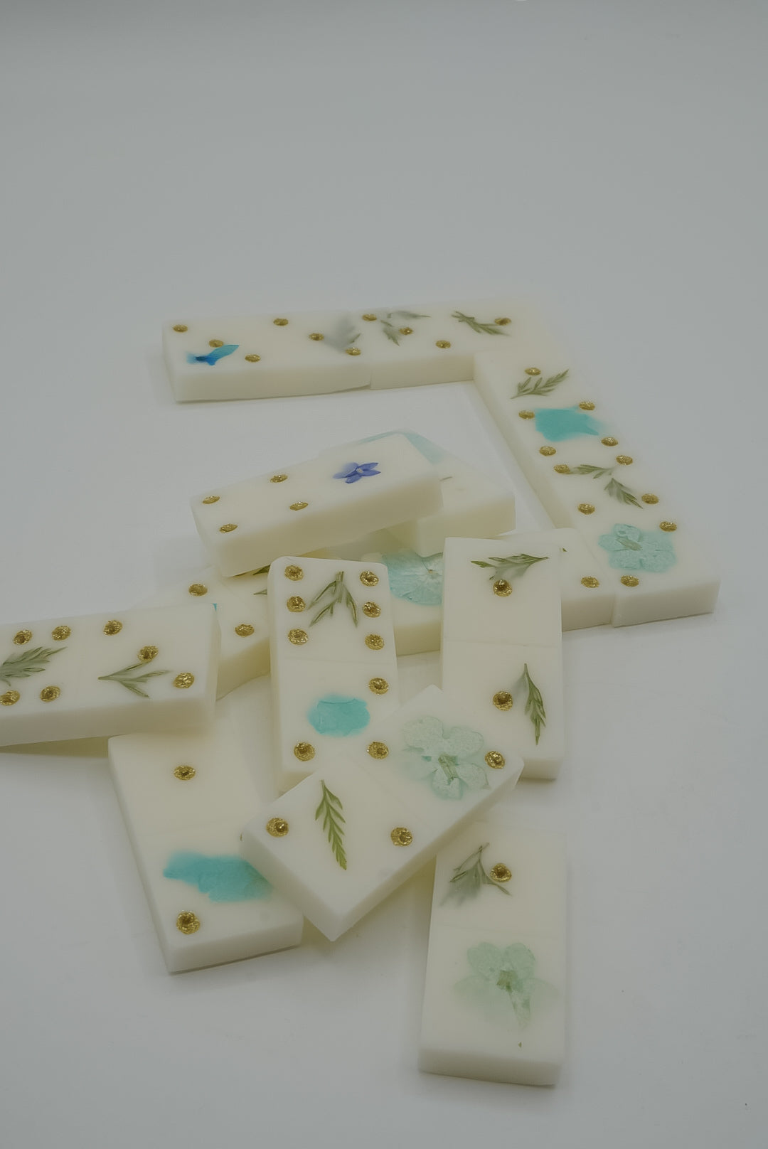 Domino parfumé artisanal – Pétales bleus