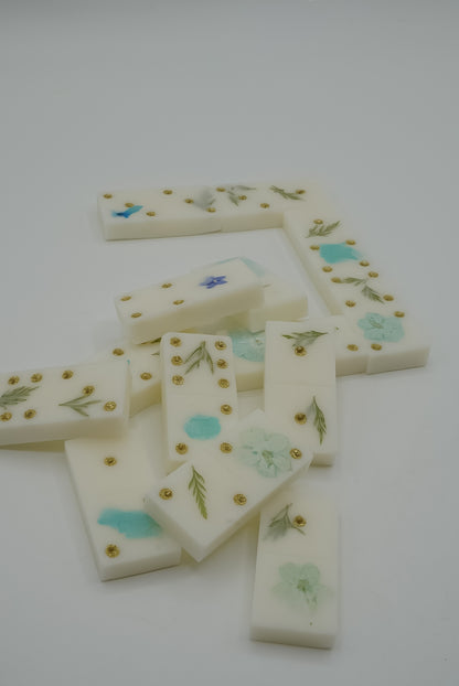 Domino parfumé artisanal – Pétales bleus