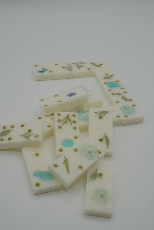 Domino parfumé artisanal – Pétales bleus