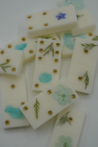 Domino parfumé artisanal – Pétales bleus